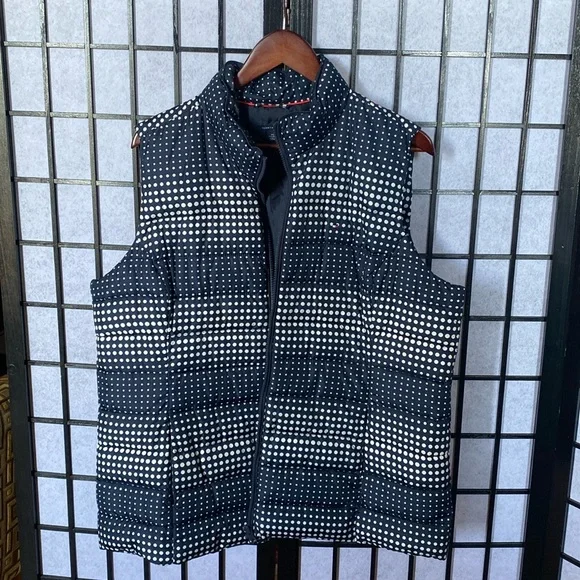Tommy Hilfiger Puffy Vest - Picture 2 of 6